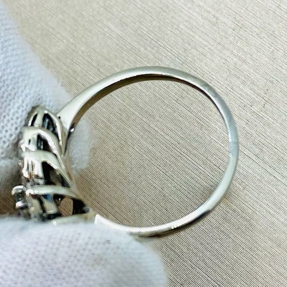 EUC Vintage Platinum Old European Cut Flower Ring w/ Round Diamond Accents - Picture 17 of 17